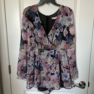 Glamorous Floral Long Sleeve Slit Romper Size M Lining Polyester Zip Back .